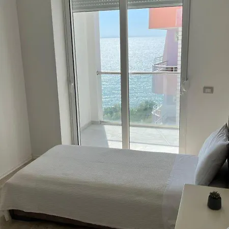 Pepper Apartment *